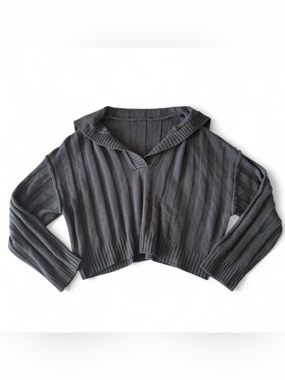 Brown ribbed sweater with a relaxed fit and fold-over collar